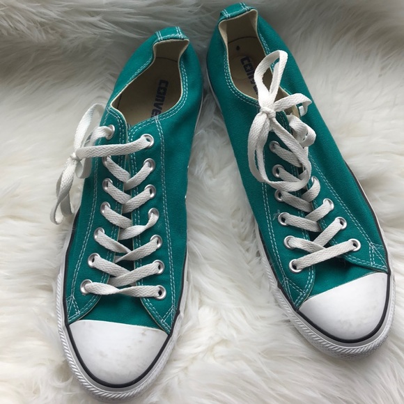 Converse Men’s high top Chucky sneakers size 10